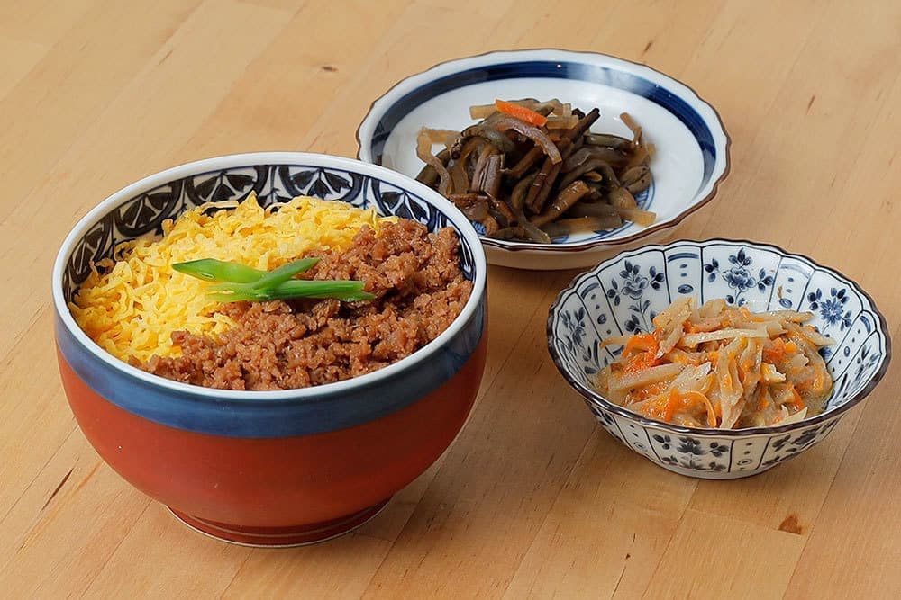 鶏そぼろ丼献立