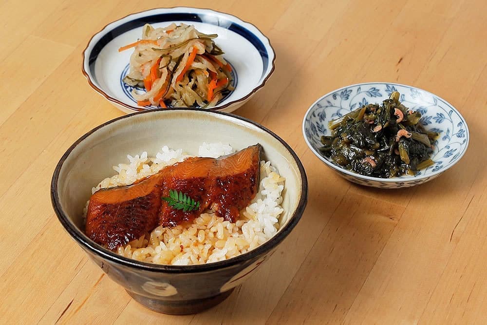 うなぎ蒲焼き丼献立
