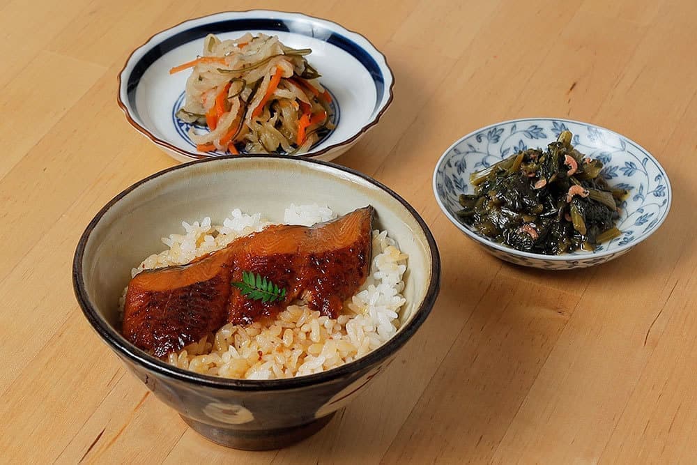 うなぎ蒲焼き丼献立